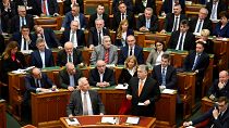 برلمان المجر يوصت لصالح انضمام السويد إلى الناتو