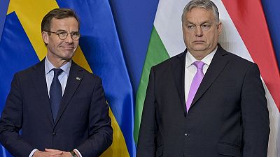 Schwedens Ministerpräsident Ulf Kristersson (links) und sein ungarischer Amtskollege Viktor Orbán im Karmeliterkloster in Budapest, Ungarn.