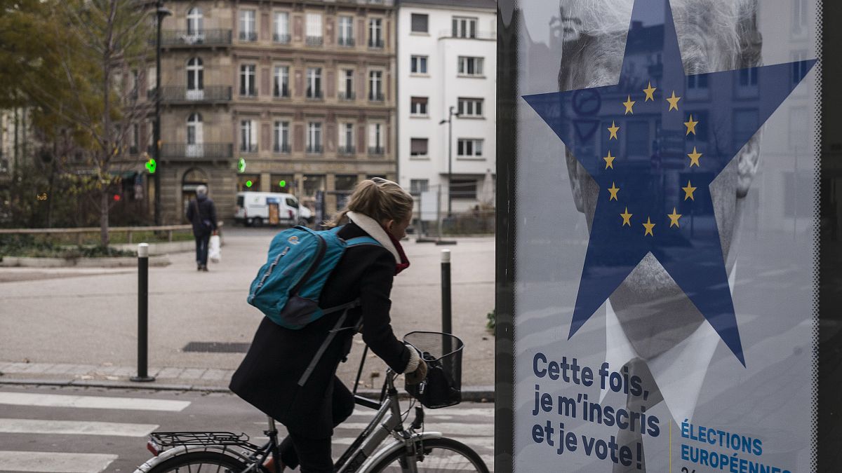 Lawmakers ban foreign sponsoring of online ads three months before EU election
