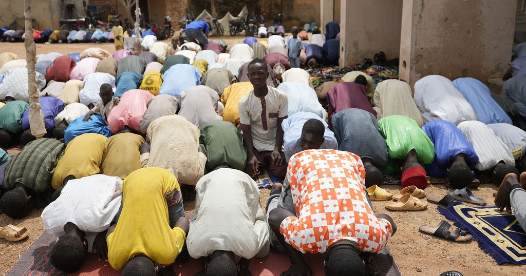 Mosque attack in Burkina Faso kills many