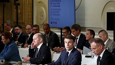 Emmanuel Macron não descartou o envio de tropas do Ocidente para a Ucrânia durante a conferência em Paris com os líderes europeus
