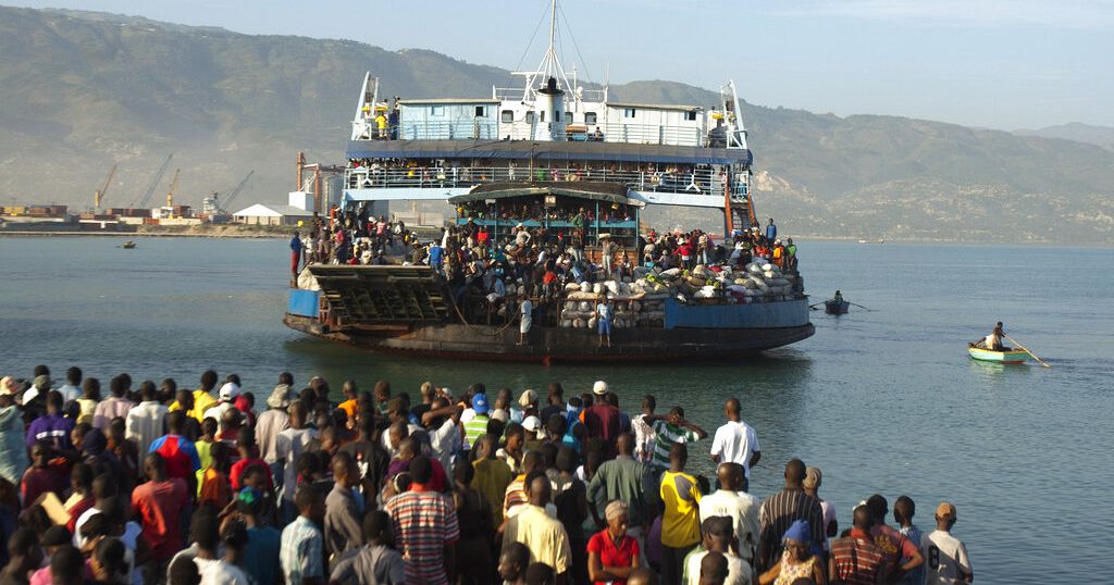 A ferry sinks in the Nile in Egypt, killing at least 10 people A ferry sinks in the Nile in Egypt, killing at least 10 people