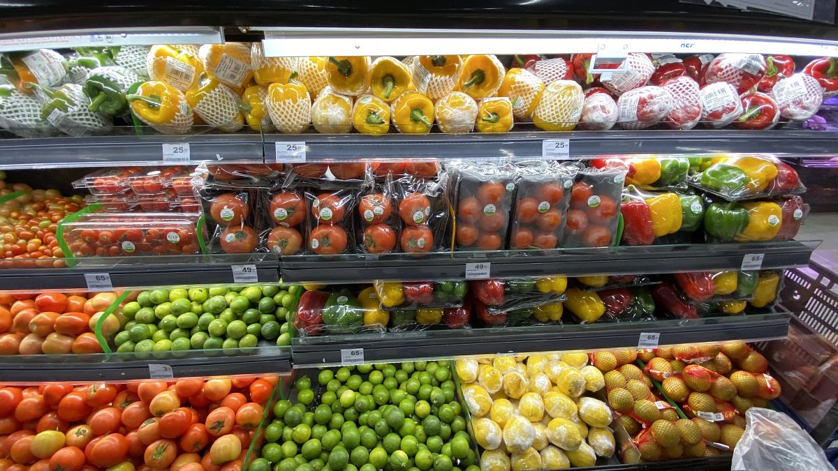 Политика на ЕС.
            
Плодовете и зеленчуците са все по-замърсени от „вечните химикали“, предупреждава НПО