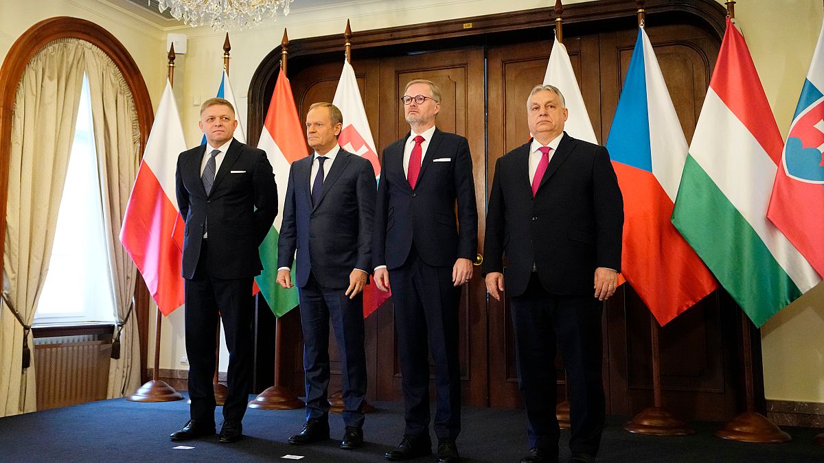 Чехия и Полша предоставят военна помощ на Украйна докато Унгария