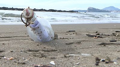 Бутылка с посланием, найденная Дарио Гранде на пляже недалеко от Неаполя