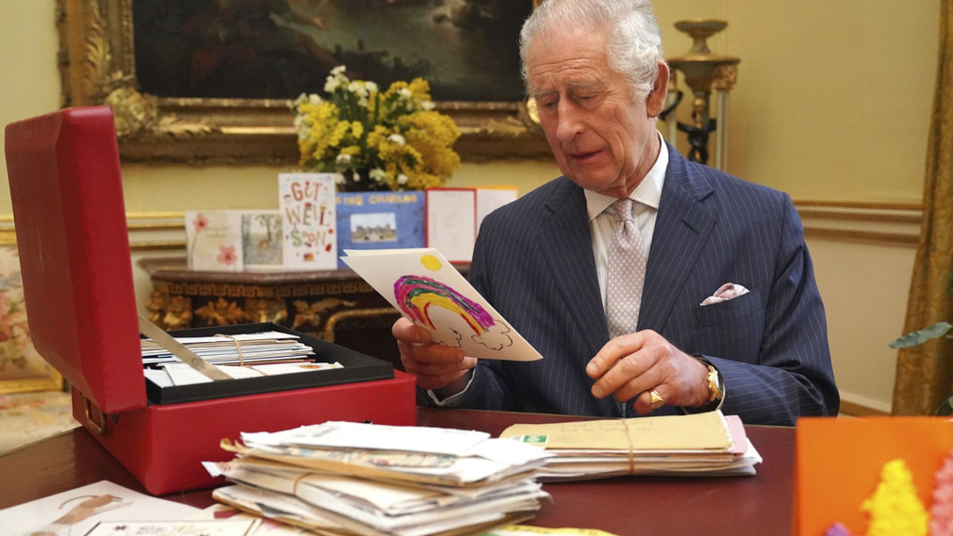 New Charles III banknotes on display at Bank of England exhibition ...