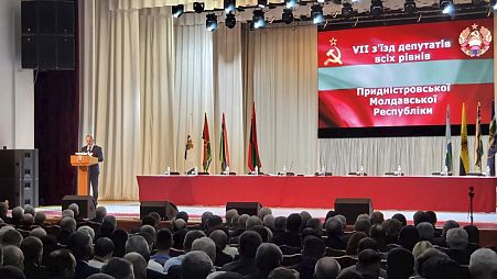 Alexander Korshunov, presidente del Consejo Supremo de Transnistria, se dirige a los delegados durante una sesión en Tiraspol