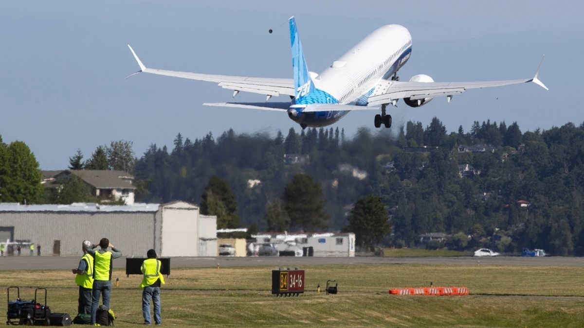 Федералната авиационна администрация дава на Boeing 90 дни за да