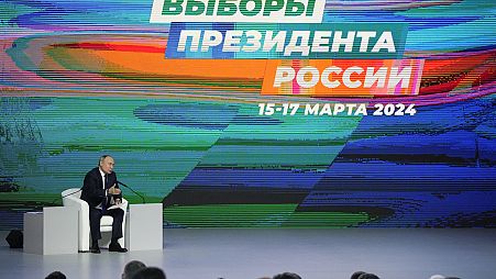 Il presidente russo Vladimir Putin partecipa a un incontro con gli attivisti della sua campagna elettorale a Mosca, Russia, 31 gennaio 2024