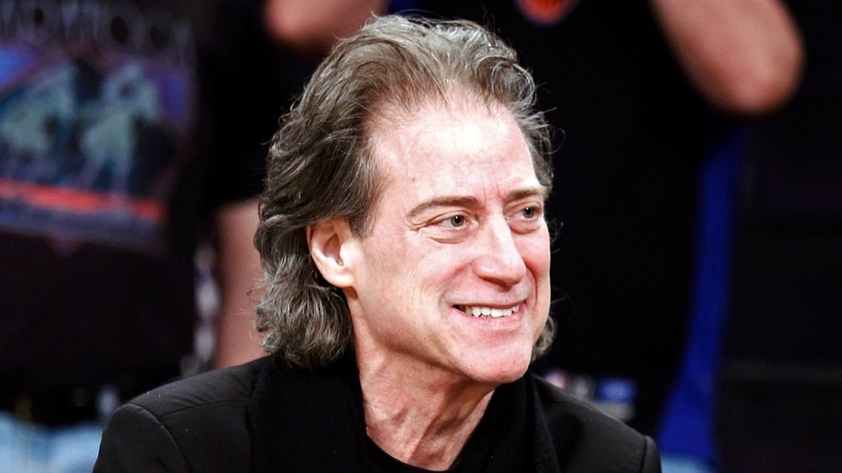 Richard Lewis: ‘Robin Hood: Men in Tights’ and Curb Your Enthusiasm comedian dies at 76 thumbnail