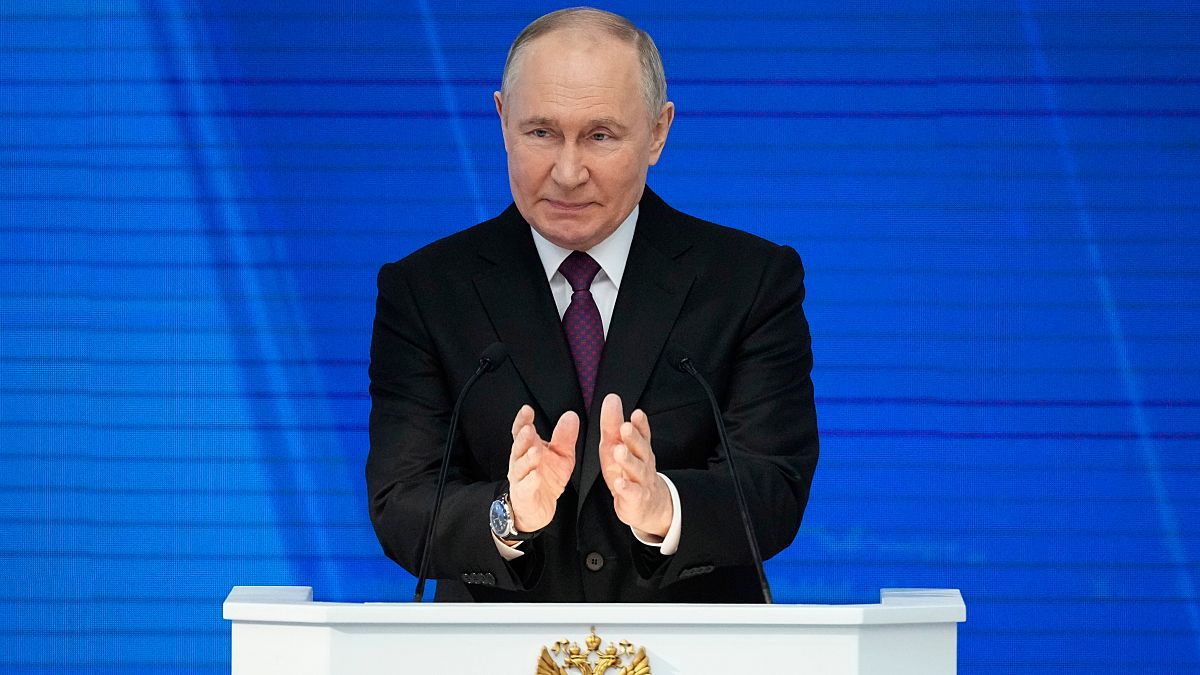 Путин предупреждает, что отправка западных войск в Украину рискует спровоцировать глобальный ядерный конфликт