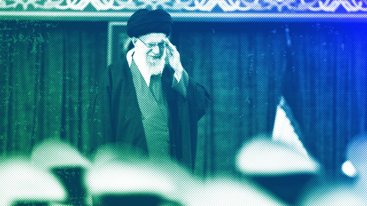 Евроизгледи.
            
Предстоящите избори в Иран са битка в мафиотски стил между слугите на Хаменей
