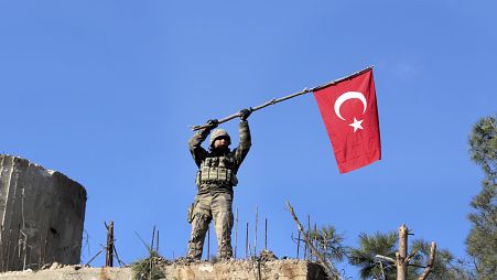سيطرت القوات التركية على تلة بورصايه، التي تفصل منطقة عفرين التي يسيطر عليها الأكراد عن بلدة أعزاز التي تسيطر عليها تركيا، سوريا، الأحد 28 يناير، 2018