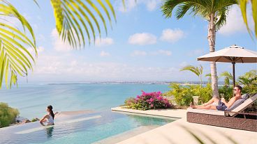 The private villas at Raffles Bali have infinity pools with unobstructed ocean views.