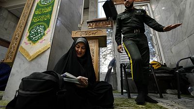 Избирательный участок в Тегеране
