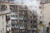 Immeuble d'habitation endommagé par une attaque de drone à Saint-Pétersbourg, Russie, le samedi 2 mars 2024.