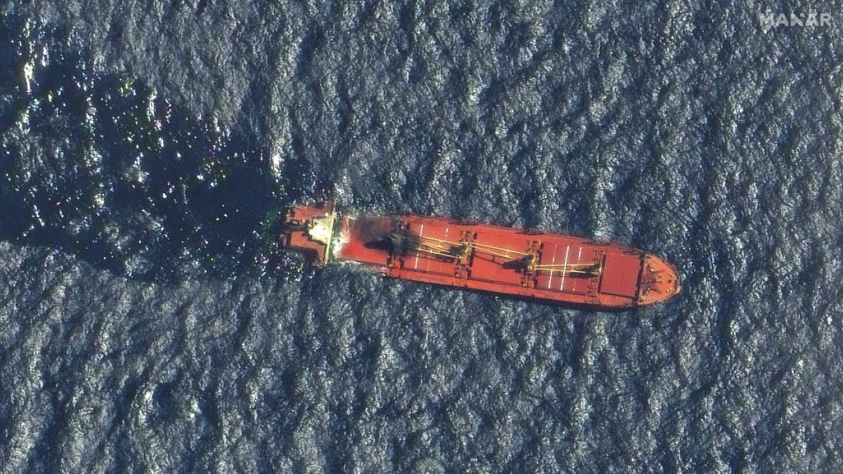 Ship hit earlier by Yemen's Houthi rebels sinks in Red Sea thumbnail