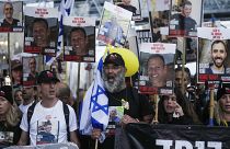 مسيرة عائلات الرهائن الإسرائيليين