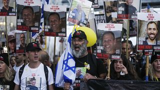 مسيرة عائلات الرهائن الإسرائيليين