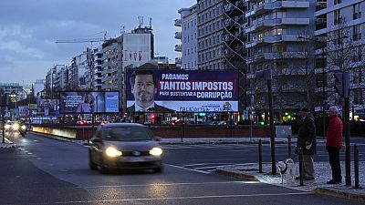 Los carteles de la campaña electoral se colocan uno tras otro a lo largo de la Avenida Repubica en Lisboa, el jueves 29 de febrero de 2024.