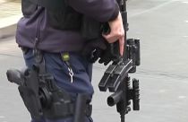 شرطي ألماني خلال العملية الأمنية في برلين. 2024/03/03