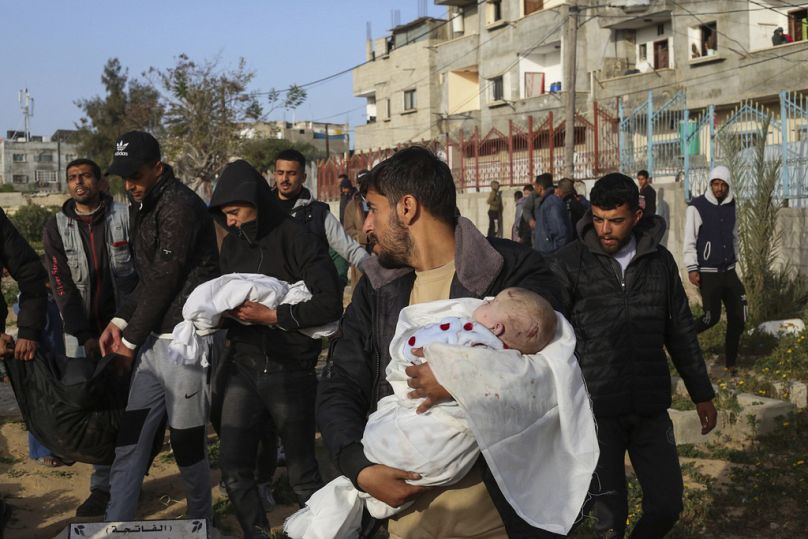 İsrail saldırısında hayatını kaybeden ikizler