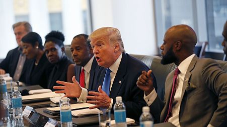 2016-os, valódi fotó: Trump, még elnökjelöltként, fekete republikánus politikusokkal