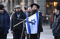 Az antiszemitizmus ellen tüntetnek Zürichben a támadás után