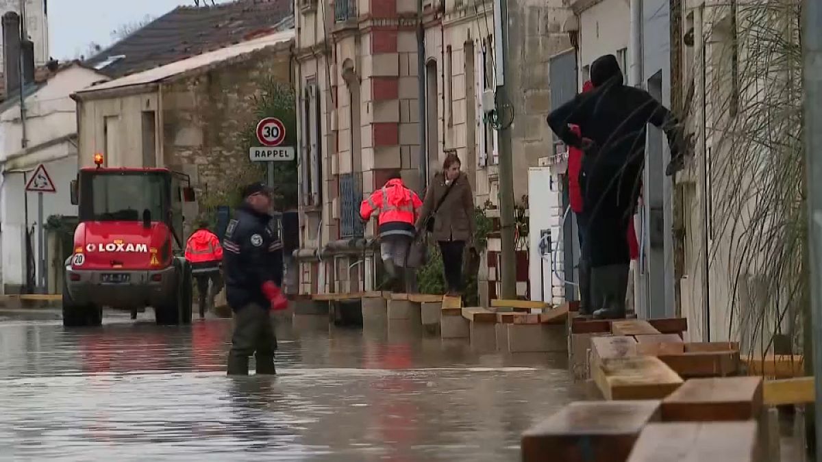 Тежки наводнения удариха френския югозападен град Сент Charent Maritime за трети