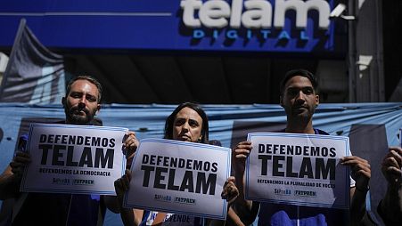 Protesta de trabajadores de Télam el lunes 4 de marzo junto a la sede de la agencia en Buenos Aires