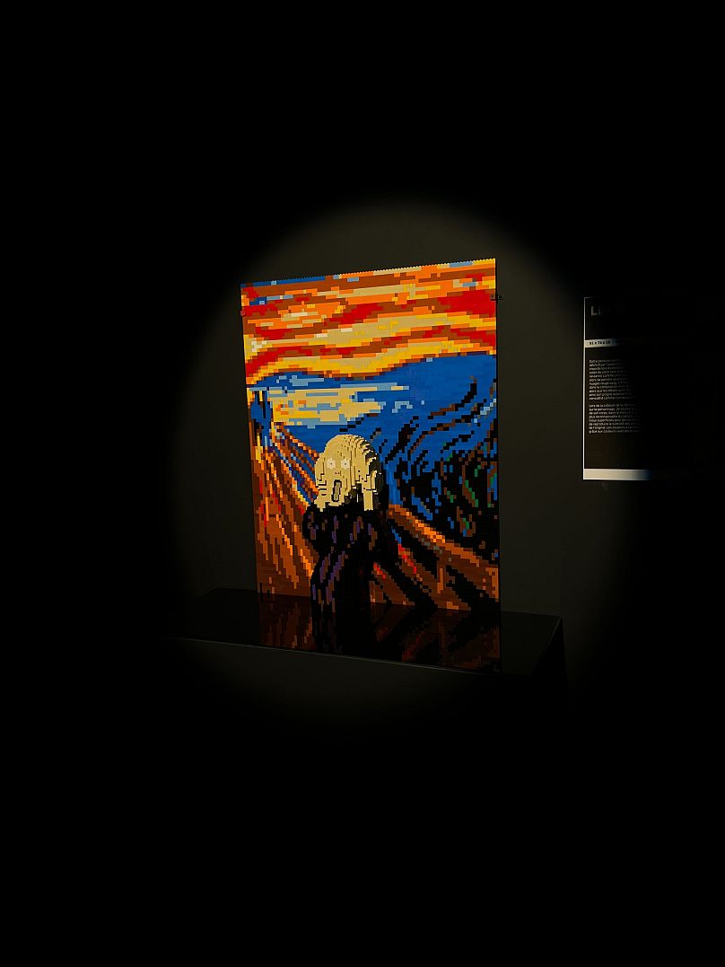 "The Scream" em exibição na exposição "The Art of the Brick".