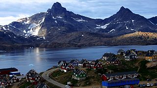 A montanha Polhems Fjeld é vista no sábado, 21 de julho de 2007, na ilha de Ammassalik, no leste da Gronelândia. 