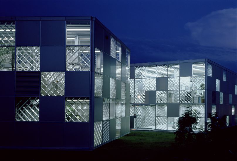 Ecoms House (Tosu, Japan, 2004), designed by Riken Yamamoto.