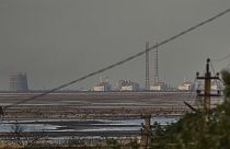 A zaporizzsjai atomerőmű a távolban