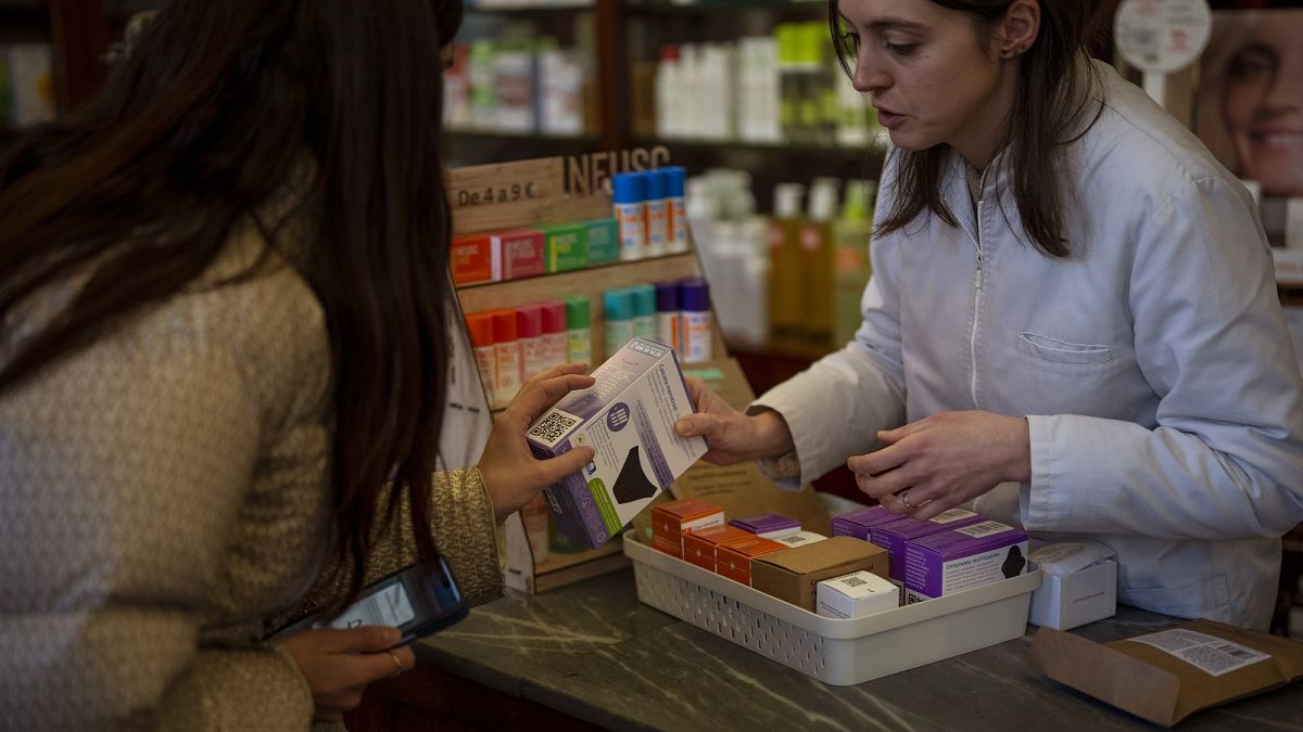 Аптеките в испанския регион раздават безплатно една менструална чашка един
