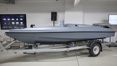 Un bateau de surface sans pilote polyvalent Magura V5 de fabrication ukrainienne.