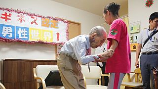 Japonya'nın yaşlanan nüfusuna bakım için ciddi anlamda personel açığı bulunuyor