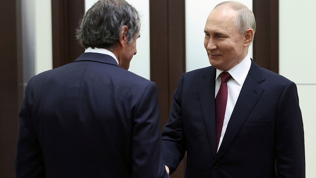 Шефът на МААЕ Гроси се среща с Путин в Сочи, за да обсъдят ядрената безопасност