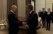 Encontro entre Vladimir Putin, presidente russo, e Rafael Grossi, diretor-geral da Agência Internacional de Energia Atómica, em Sochi, na Rússia.