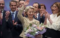 A Presidente da Comissão Europeia, Ursula von der Leyen, é confirmada como candidata principal do PPE em Bucareste, Roménia, 7 de março de 2024