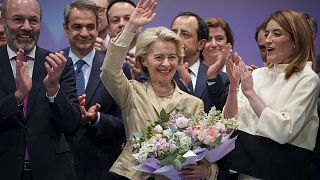 A Presidente da Comissão Europeia, Ursula von der Leyen, é confirmada como candidata principal do PPE em Bucareste, Roménia, 7 de março de 2024