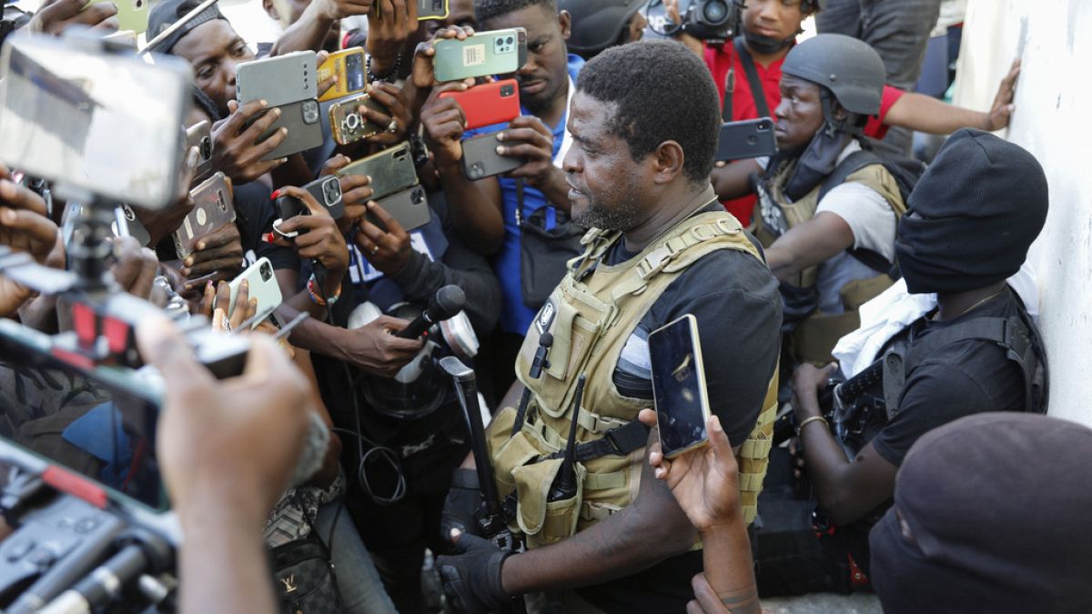 Haiti'de 'Barbekü' lakaplı çete lideri Jimmy Cherizier, basın toplantısı düzenledi
