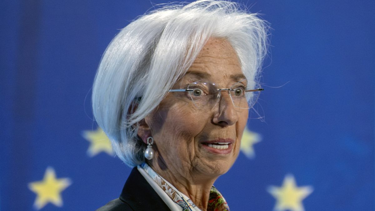 Президентът на ЕЦБ Кристин Лагард подчертава предпазливостта при намаляване на