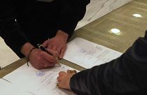 توقيع عقد زواج في بلدية اثينا. 2024/03/07