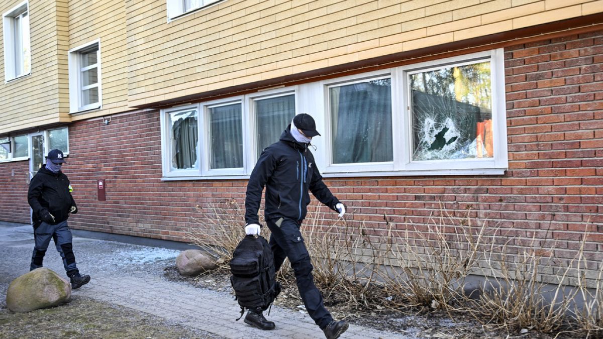 Swedish security service arrests 4 on suspicion of preparing 'terrorist offences' thumbnail