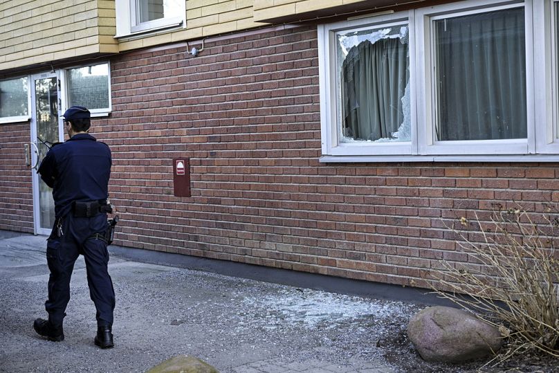 Die schwedische Polizei vor Ort nach einer Explosion in Tyresö, Schweden, Donnerstag, 7. März 2024.