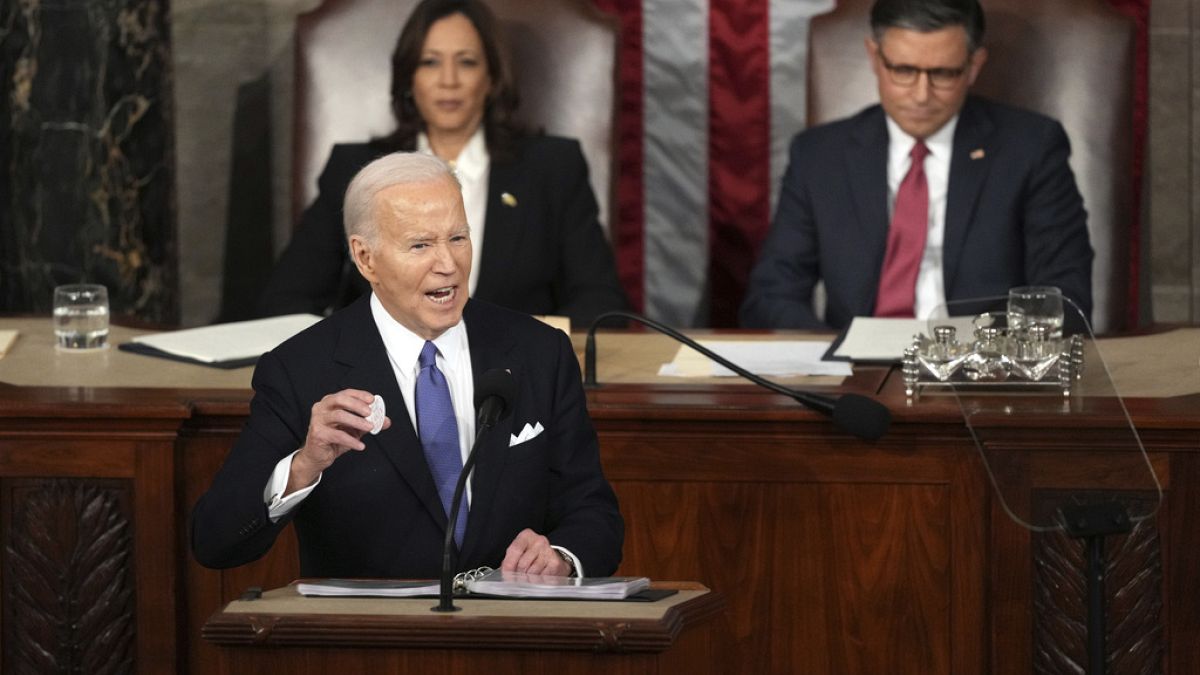Joe Biden delivers barnstorming State of the Union address thumbnail