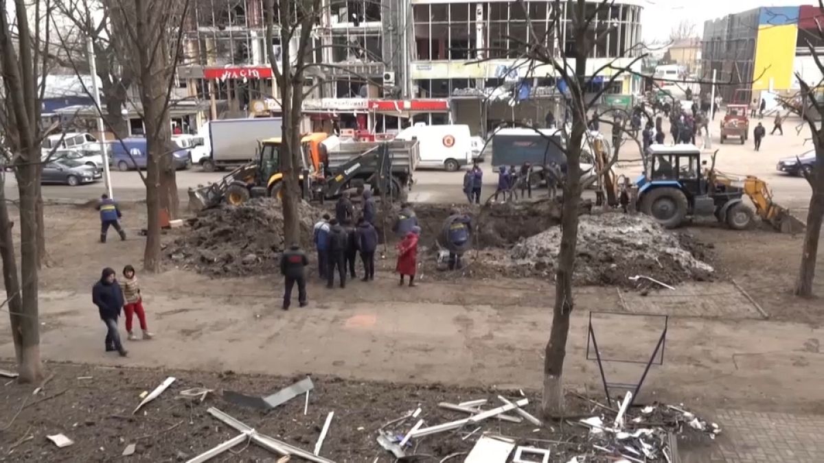 La ville de Tchouhouïv, près de Kharkiv dans l'est de l'Ukraine, a été touchée par un bombardement russe vendredi 8 mars.