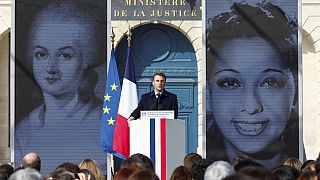 Emmanuel Macron az abortuszjog ünnepélyes alkotmányba iktatásán Párizsban
