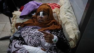 نساء فلسطينيات في دير البلح يصفن معاناتهن بسبب الحرب.